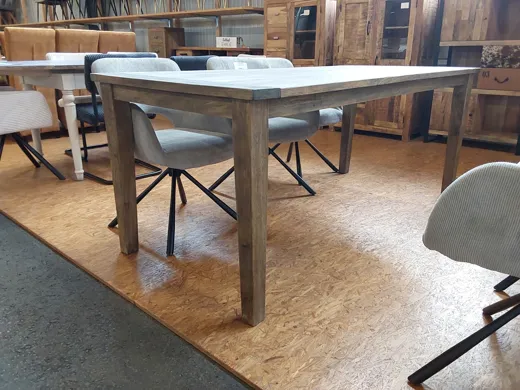 Tisch Hugo