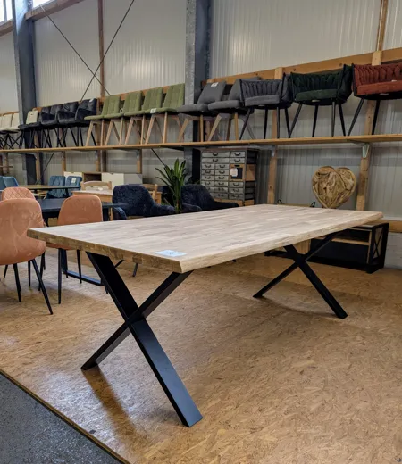 Tisch Max 