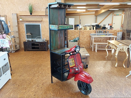Weinregal Vespa 